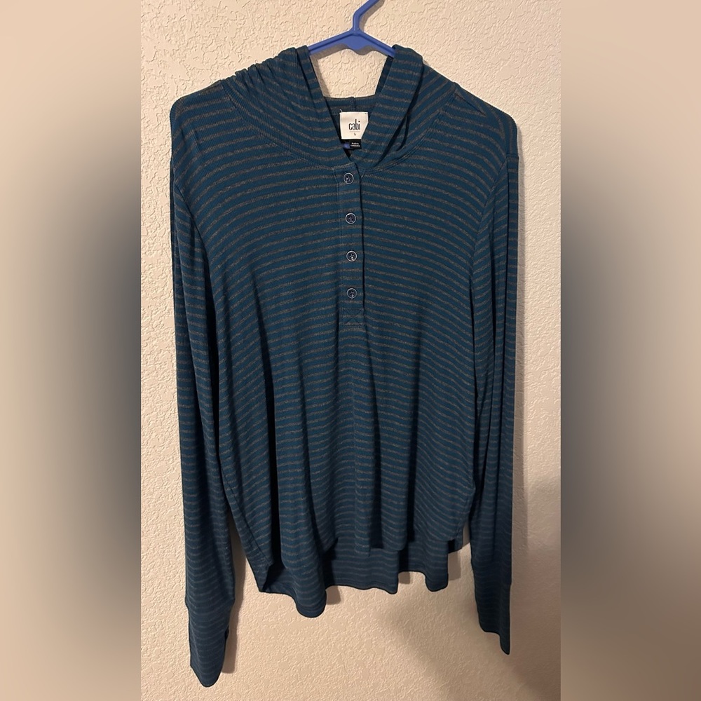 Cabi hooded long sleeve with thumbholes